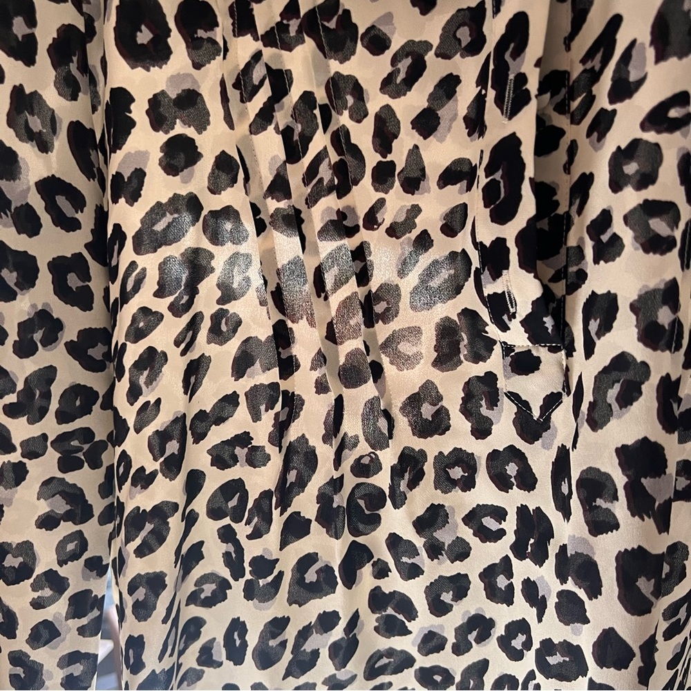 Veronica Beard | 100% silk Harmony Animal-Print Pintucked Blouse, Size 10 EUC​ - Picture 5 of 11